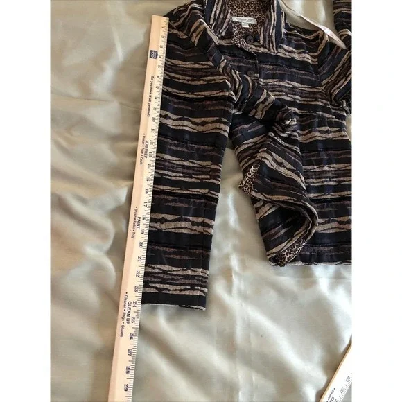 Woman’s Coldwater Creek Striped Brown Jacket M Long Sleeve Open Button Collared - Picture 9 of 9